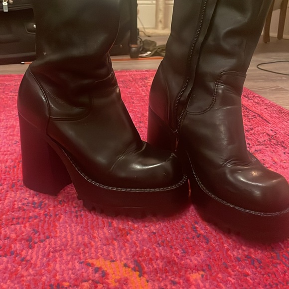 Vintage Leather Steve Madden Platform/Chunky Boots - Picture 3 of 9